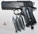 21945_300px-BB_gun_with_CO2_and_BBs.