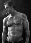 4799_1313480286_men-with-tattoos-9.