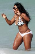 7308gallery_main-serena-williams-thighs-01.