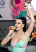 76598_katy-perry-shows-her-live-performance-on-stage-scff-live-1447635680.